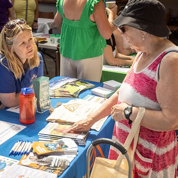 Eleri talking to a lady